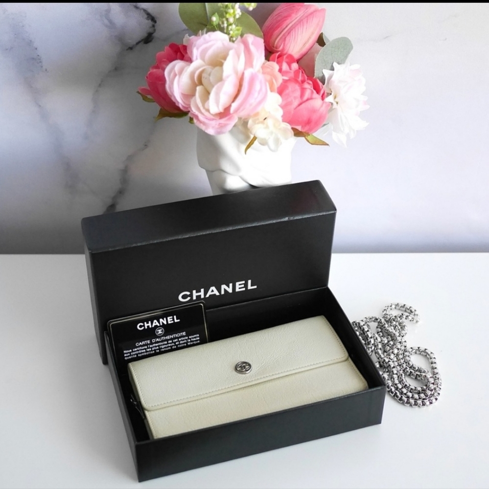 💖Authentic CHANEL TRIFOLD Wallet